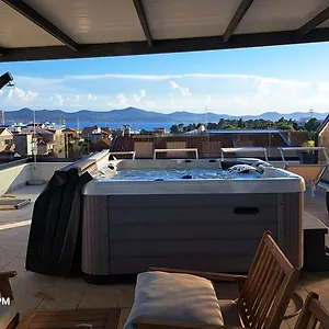 apartment-bruno.hotelinzadar.com/