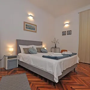 Moel Apartment
